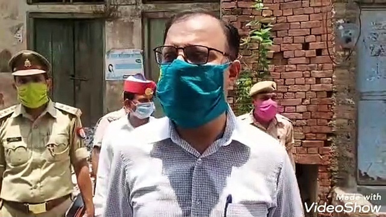 बेटियों को आगे बढाने के लिए किये जाये सभीे प्रयास: जिलाधिकारी