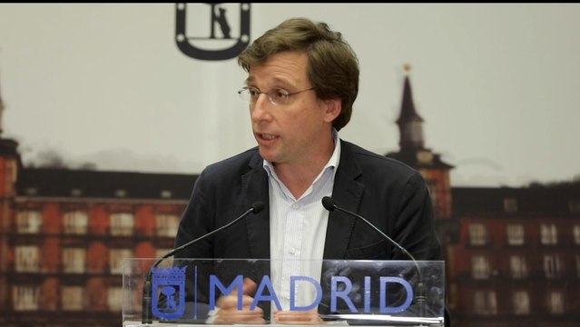 Almeida expresa su compromiso con el sector turístico