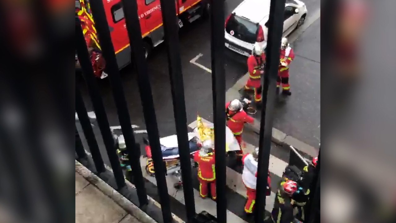 Dos heridos por un ataque cerca de la antigua sede de 'Charlie Hebdo'