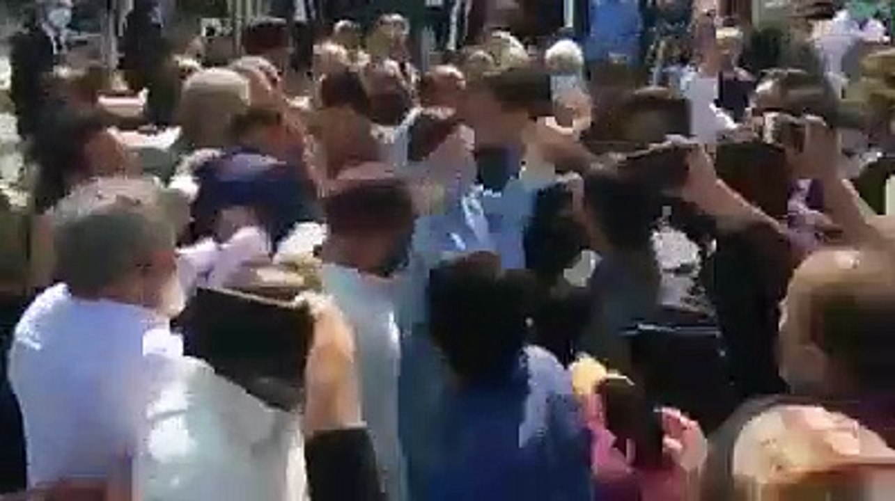 مریم صفدر کو گارڈ نے مار دیا مریم صفدر رو پڑی۔  اس کے پیچھے بھی عمران خان کی سازش ہے۔