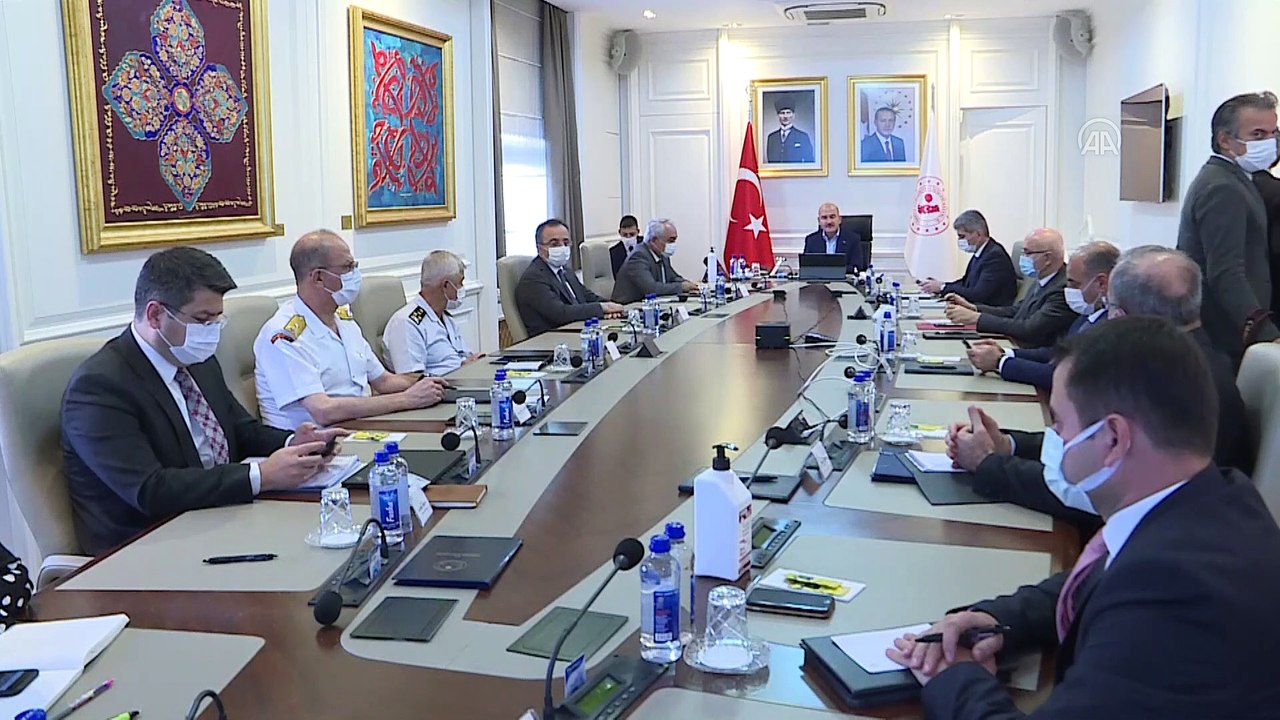 İçişleri Bakanı Soylu, 81 il valisi ile video konferans sistemi üzerinden görüştü - ANKARA