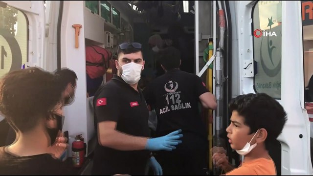 Hafif ticari araç ile elektrikli bisiklet böyle çarpıştı: 2 yaralı