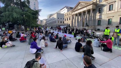 İspanya'da ilkim değişikliğine karşı oturma eylemi - MADRİD