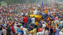 Farmers block roads, railways to protest against farm bills