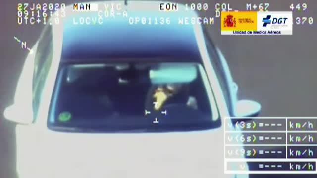 En la última semana la DGT ha sancionado a más de 5000 personas, 3000 de ellas por utilizar el móvil