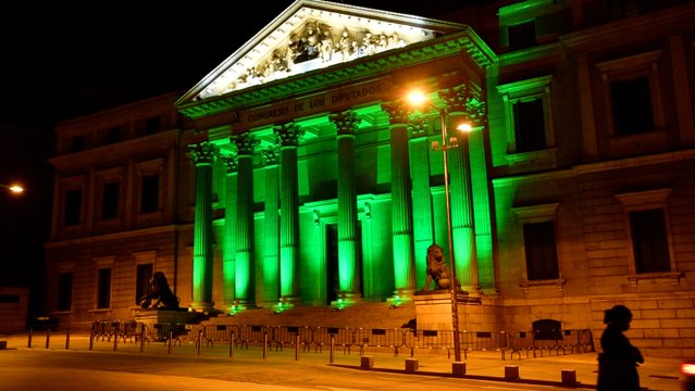 El Congreso y Cibeles se tiñen de verde por el Día Mundial del Farmacéutico