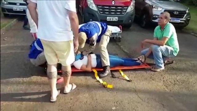 Ocupante de Honda Biz fica ferida ao ser atingida por veículo Golf no Bairro Neva