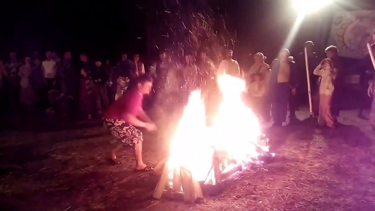 Festival of Spiritual Creativity 2014 - jump over the fire. Alexey Molyanov