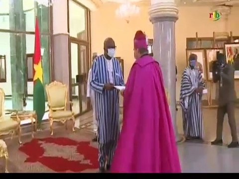 RTB / Six nouveaux ambassadeurs accrédités au Burkina présentent leurs lettres de créance au Président Roch Marc Kaboré