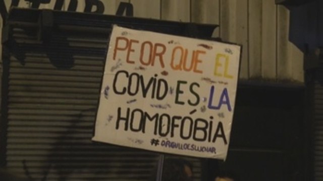 Miles de uruguayos participan en la marcha de la diversidad pese a la pandemia