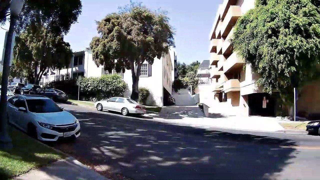 9 Student Housing Around UCLA /Appartements d'étudiants près de UCLA /Pisos de estudiantes cerca de UCLA/Apartamentos estudantes perto da UCLA /Studentenwohnungen in der Nähe von UCLA