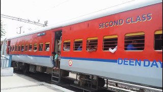 KACHEGUDA RAILWAY STATION - ARRIVALS AND DEPARTURES - REPUBLIC DAY SPECIAL
