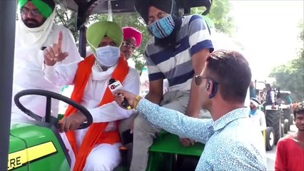 ਕੈਪਟਨ ਦਾ ਖਾਸਮ ਖਾਸ MLA ਟ੍ਰੈਕਟਰ 'ਤੇ ਚੜ੍ਹਿਆ, ਪੱਤਰਕਾਰ ਨੇ ਰਾਹ 'ਚ ਲਿਆ ਰੋਕ, ਕਹਿੰਦਾ ਤੁਸੀਂ...ਕਿਉਂ