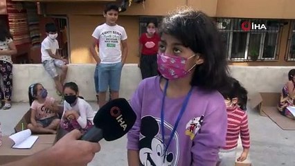 6'ncı sınıf öğrencisinden apartmanların arasında kartondan sınıf