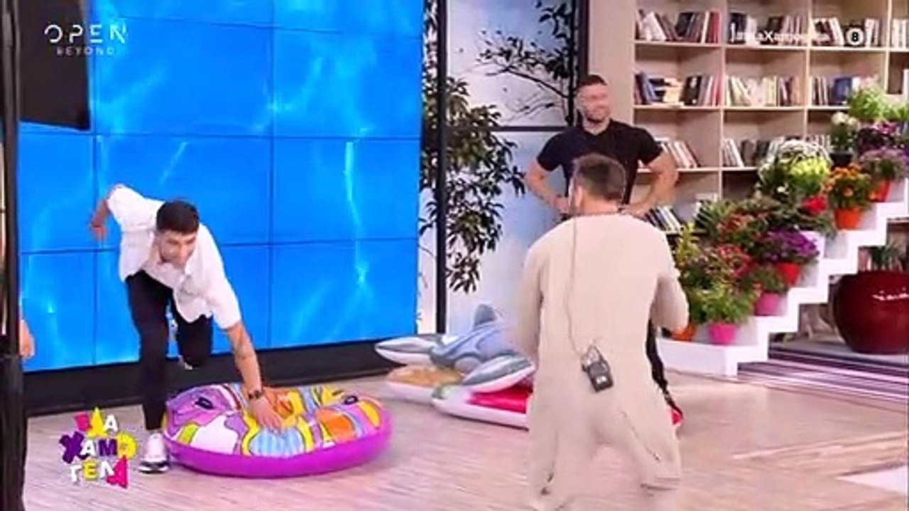 Έλα χαμογέλα: Έγιναν... GNTM! Η Χρηστίδου σε ρόλο Ζενεβιέβ και... το στριπτίζ!