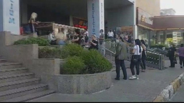 İstanbul’da AVM’de yangın paniği: Mahsur kalanlar var