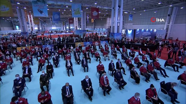Cumhurbaşkanı Erdoğan:'İnsansız hava araçlarında, bugün hedeflerine yürüyen bir avuç insan sayesinde aynı alanda dünyanın sayılı ülkeleri arasına girdik. Benzer bir başarıyı otomobilde ve uçan arabalarda yakalayacağız'