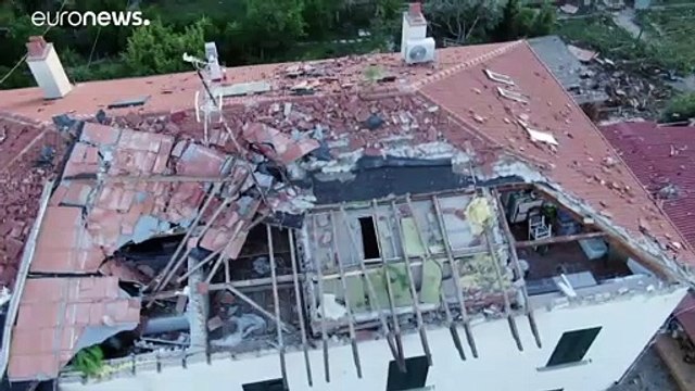 Autunno bizzarro in Europa. Freddo, vento e la prima neve. Incendi in Grecia