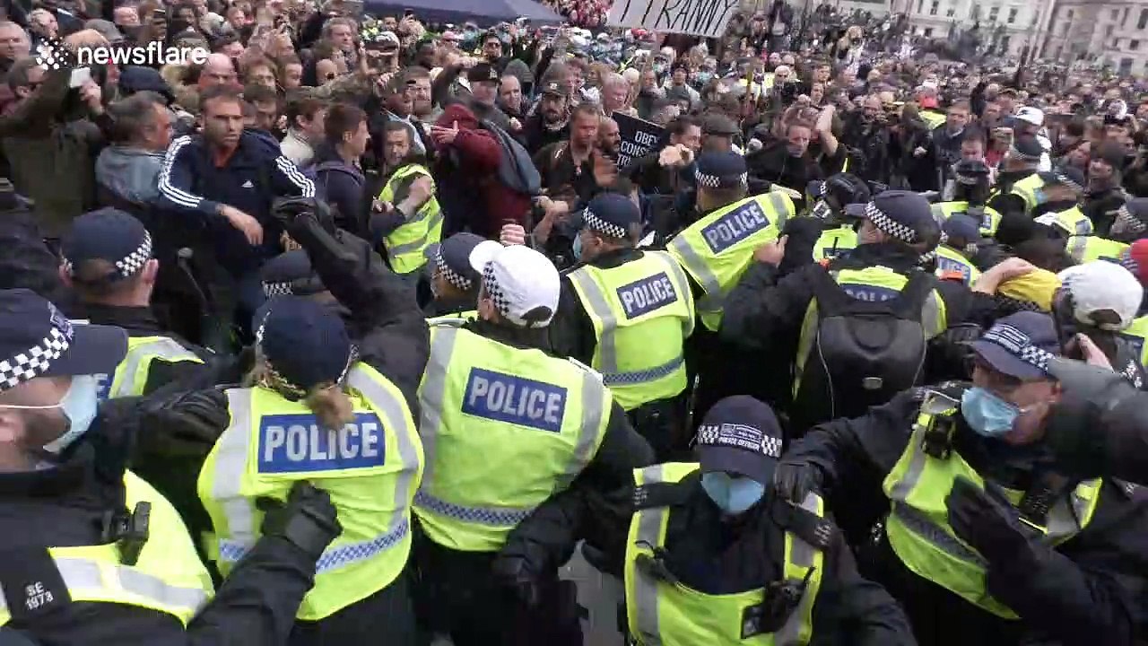 Violent scenes in Trafalgar Square as anti-lockdown protesters clash with police (LONG EDIT)