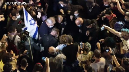 Протестовать против премьера пока можно