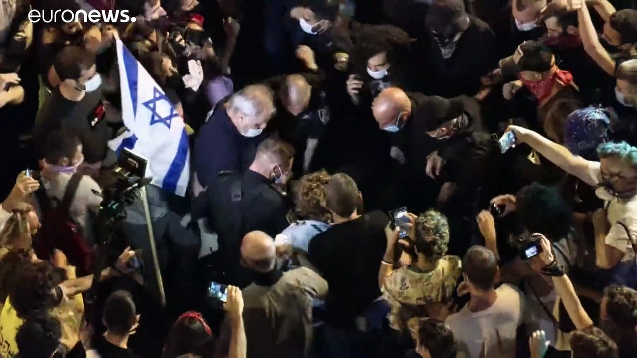 Von wegen Ausgangsbeschränkung: Tausende protestieren gegen Netanjahu