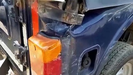 गौतस्करों ने पुलिस जीप में मारी टक्कर