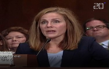 下载视频: Etats-Unis: Qui est Amy Coney Barrett, la juge que Donald Trump a nommée à la Cour suprême ?