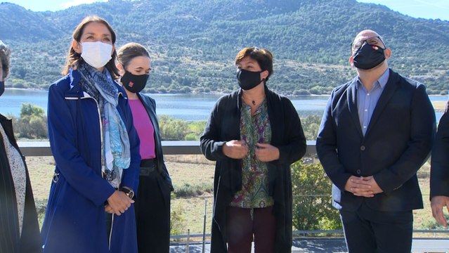Reyes Maroto visita el Castillo de los Mendoza, en Manzanares El Real