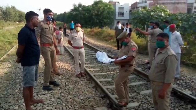 रेलवे ट्रैक पर मिला शव, हत्या या आत्महत्या पुलिस जांच में जुटी
