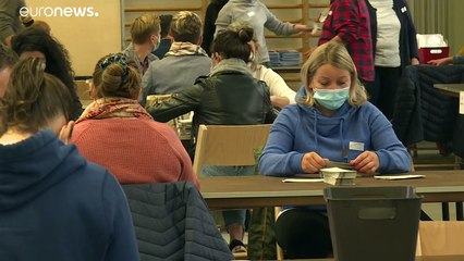 Los suizos rechazan la restricción de movimiento con la UE según una proyección de votos