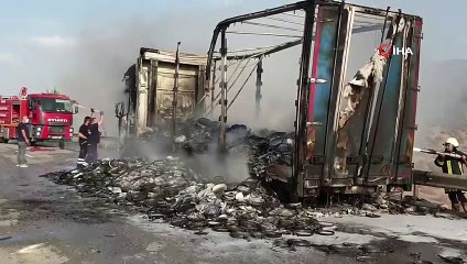 Yanan tır hurdaya döndü
