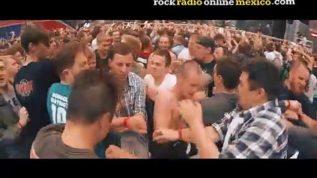 Three Days Grace - Riot (Live)