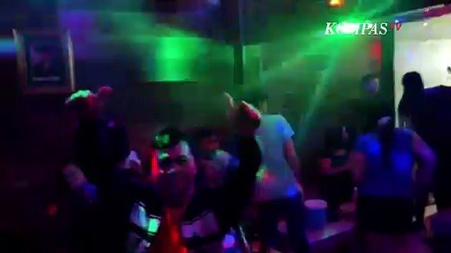 Petugas Gerebek Kafe dan Panti Pijat yang Nekat Beroperasi saat PSBB DKI