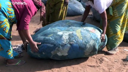 Plástico: Um aliado contra a fome entre o lixo de Moçambique