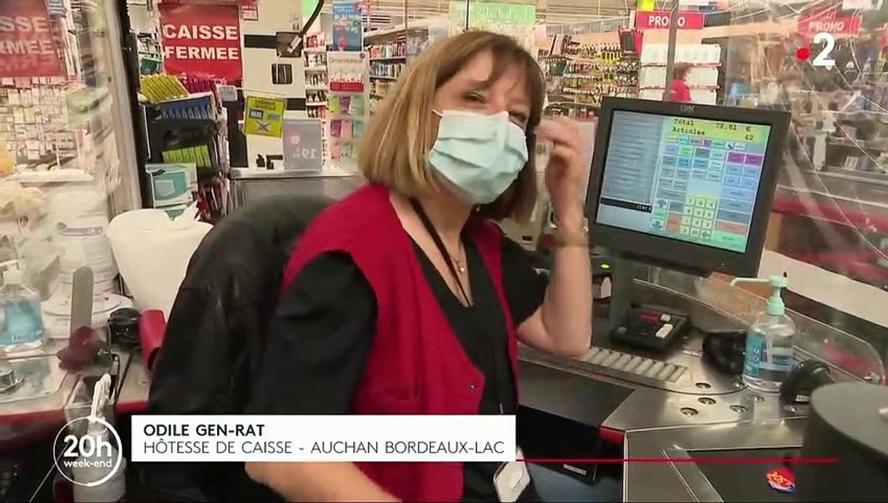 Paroles de Français : caissiers et caissières, travailleurs de l’ombre dans la lumière