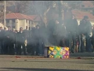 Les Albanais du Kosovo manifestent