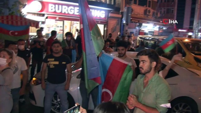 İstanbul’da vatandaşlar Ermenistan’ı kınayarak Azerbaycan'a destekte bulundu