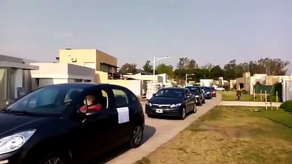 Caravana y bocinazos en la puerta de la casa de Lorenzetti, en la previa de la definición de la Corte Suprema