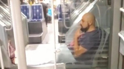 Pes dedirtti! Metrobüste akılalmaz görüntü