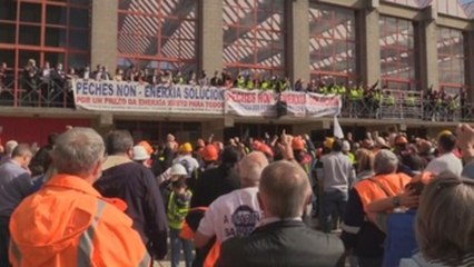 Expectación entre trabajadores de Alcoa tras acabar plazo de venta a Liberty