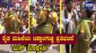 ಪ್ರತಿಭಟನೆ ಮಾಡ್ತಿದ್ದ ರೈತ ಮಹಿಳೆ ಮೇಲೆ ದೇವ್ರು ಬಂದಿತ್ತಾ? | Oneindia Kannada