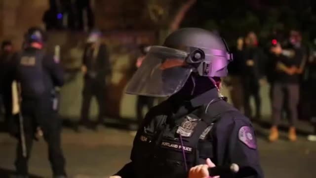 Nueva noche de disturbios raciales en EEUU