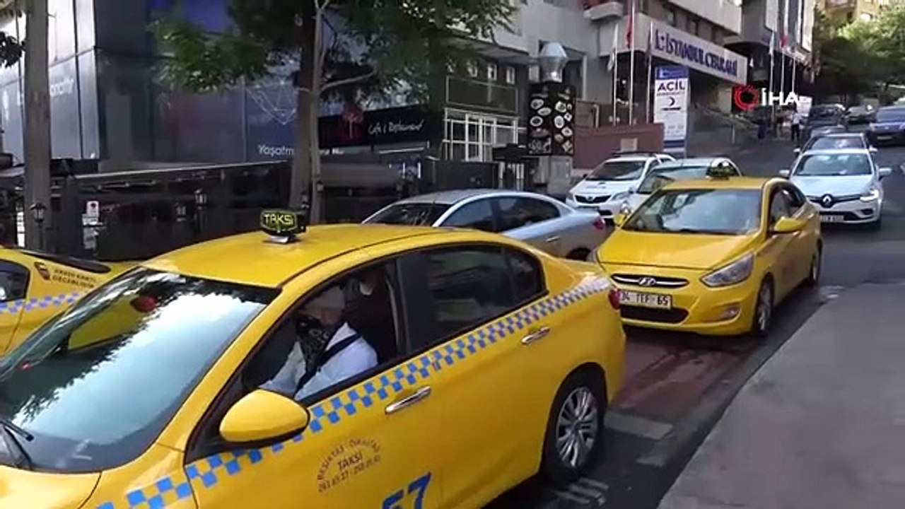 Şişli'de kaza yapan kadın sürücü şoka girdi