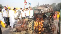 Congress protest against Farm Laws, Tractor set on fire