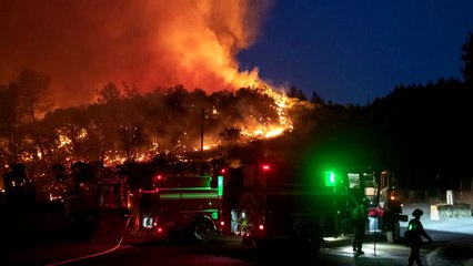 Descargar video: Wildfire evacuations in California's wine country