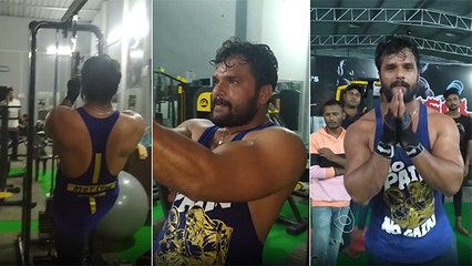 लिट्टी चोखा' के सेट पर वर्कआउट करते हुए ख़ेसारी लाल यादव ने कही खास बाते