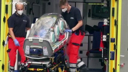 Меркель тайно навестила Навального