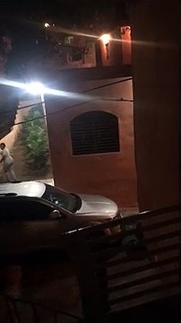 Enfrentamiento entre policías y civiles deja varios heridos en barrio El Dique, SDE