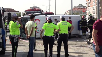 Hasta nakil eden ambulans böyle devrildi: 6 yaralı