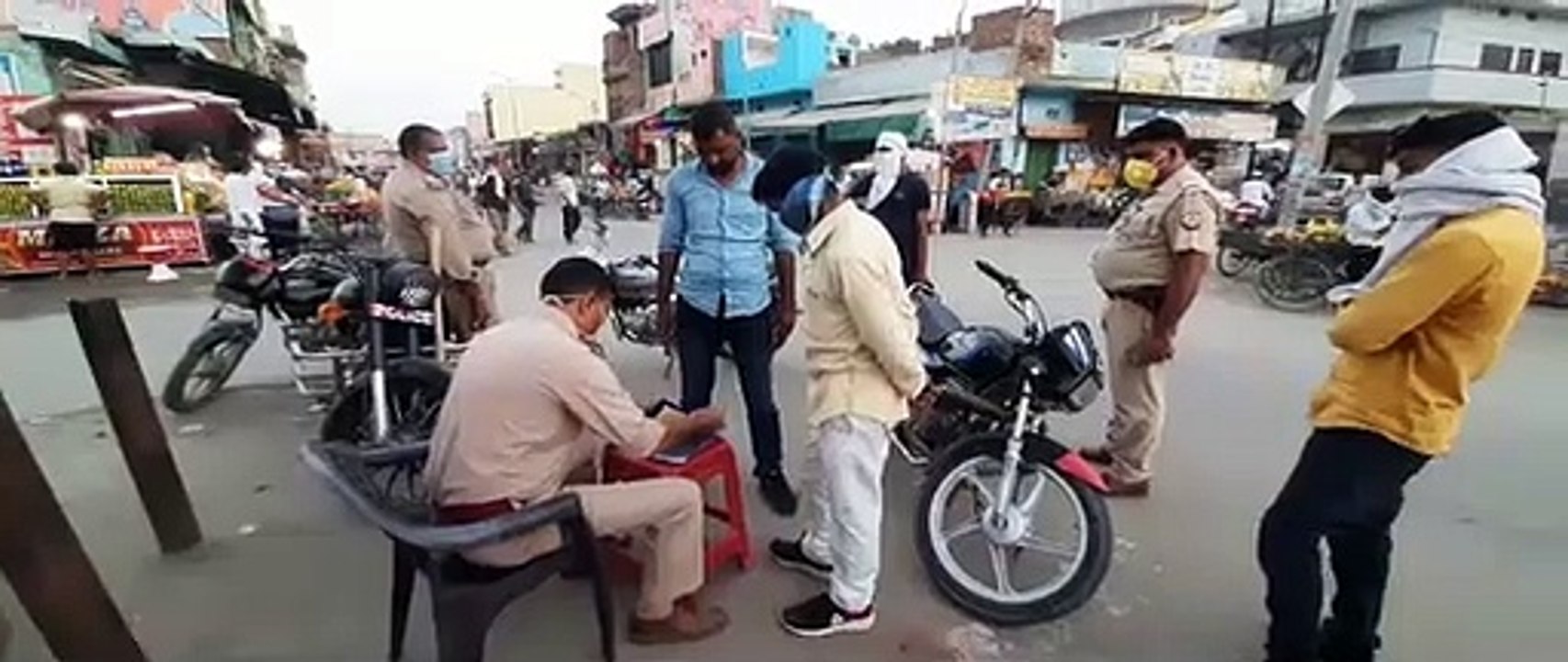 कांधला पुलिस ने चलाया चेकिंग अभियान, काटे दर्जन...